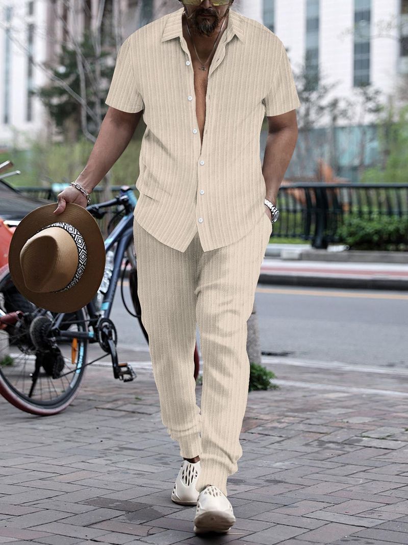 Zweiteiliges Sommer-Set für Herren, dünn, lässig, Revers, einfarbig, Micro-Stretch-Hemd + locker gestreifte Kurzarmhose, Strandanzug_voghion.com