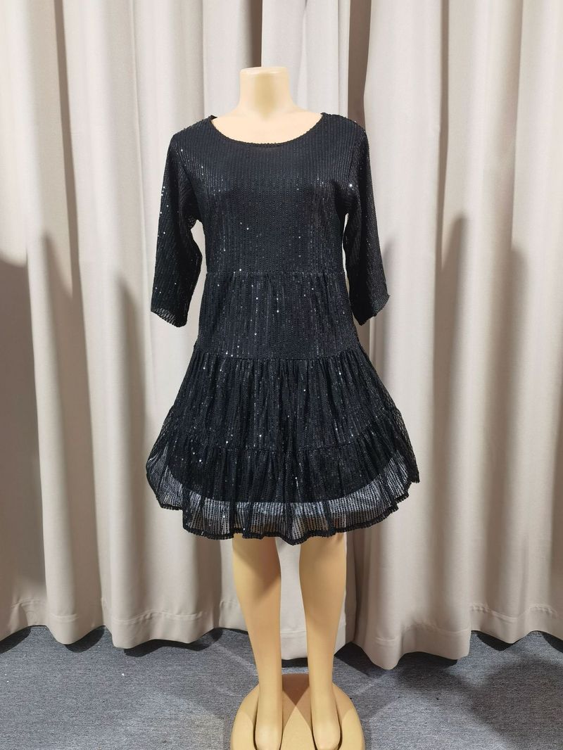 Nuovo abito alla moda con scollo rotondo, vita ampia, maniche corte e gonna con paillettes_voghion.com