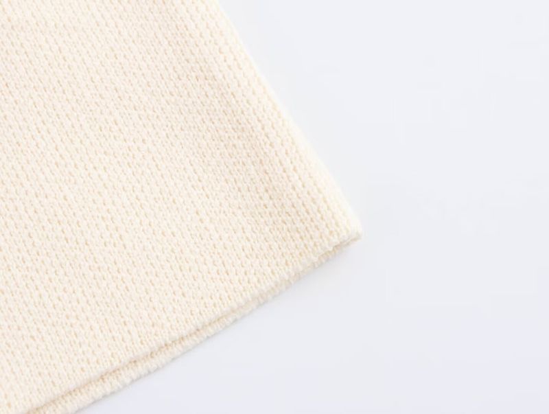Abito a maniche corte con colletto ribaltabile, fibbia dorata profumata, autunno/inverno 2024 da donna_voghion.com