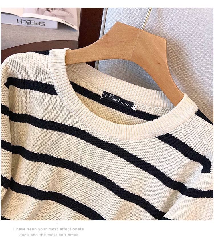 Plus Size Summer Viscose Knit Top For Women, Slimming Short Sleeve T-Shirt For Curvy Figures (2XL-7XL, Black/Beige)_voghion.com