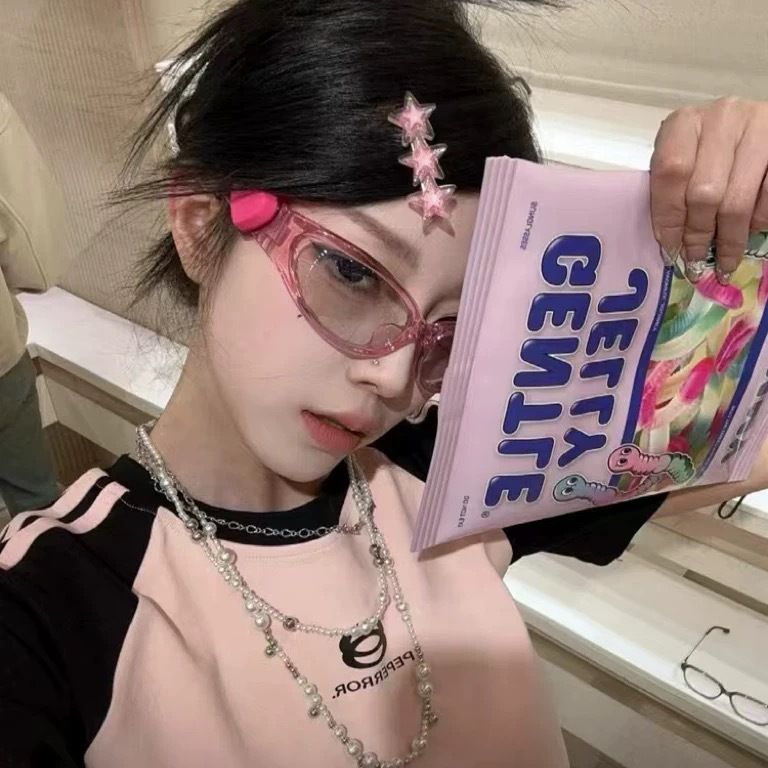 Lunettes de soleil style millénaire Y2K en forme de cœur pour filles tendance 2024, nouvelles célébrités d'Internet_voghion.com