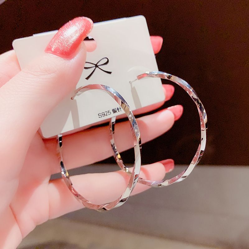 Orecchini a cerchio in argento con fibbia a forma di grande cerchio esagerato, stile coreano, con texture intrecciata, per donna_voghion.com