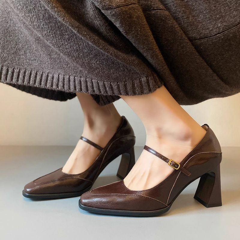2025 Neue Stil Flacher Mund Einzel Für Frauen Französisch Hohe Mary Jane Ein Riemen Kleine Quadratische Zehe Blockabsatz Mode Schuhe_voghion.com