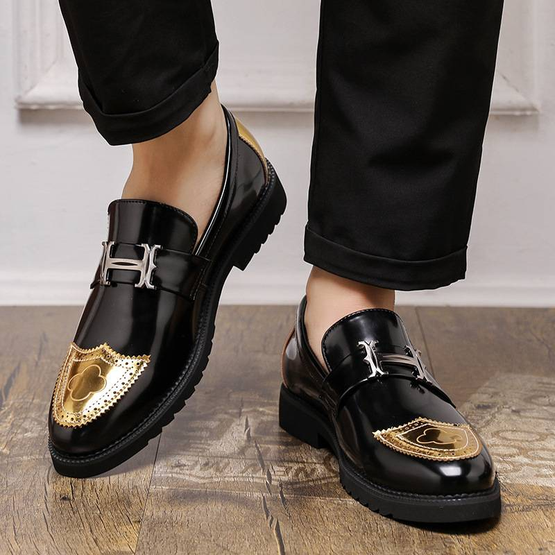 Scarpe casual in pelle a punta, in stile britannico, con finitura lucida, da uomo, senza lacci e con tacco alto._voghion.com