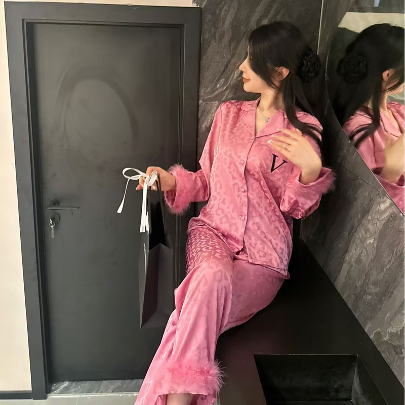 Underwear & Sleepwears Leopard Feather High End Pajamas For Women Autumn And Winter Gold Velvet Long Sleeved Comfortable Home Clothes Suit_voghion.com