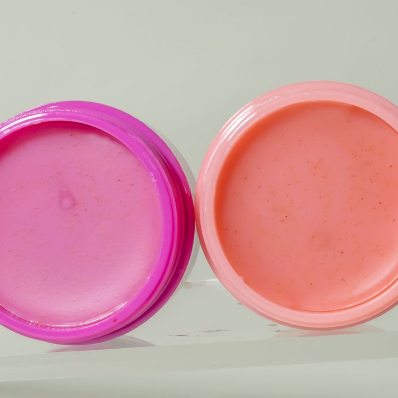 SHCOETY Lip Scrub Set - Exfoliate Dead Skin, Hydrate & Nourish Lips - Moisturizing Lip Balm Included_voghion.com