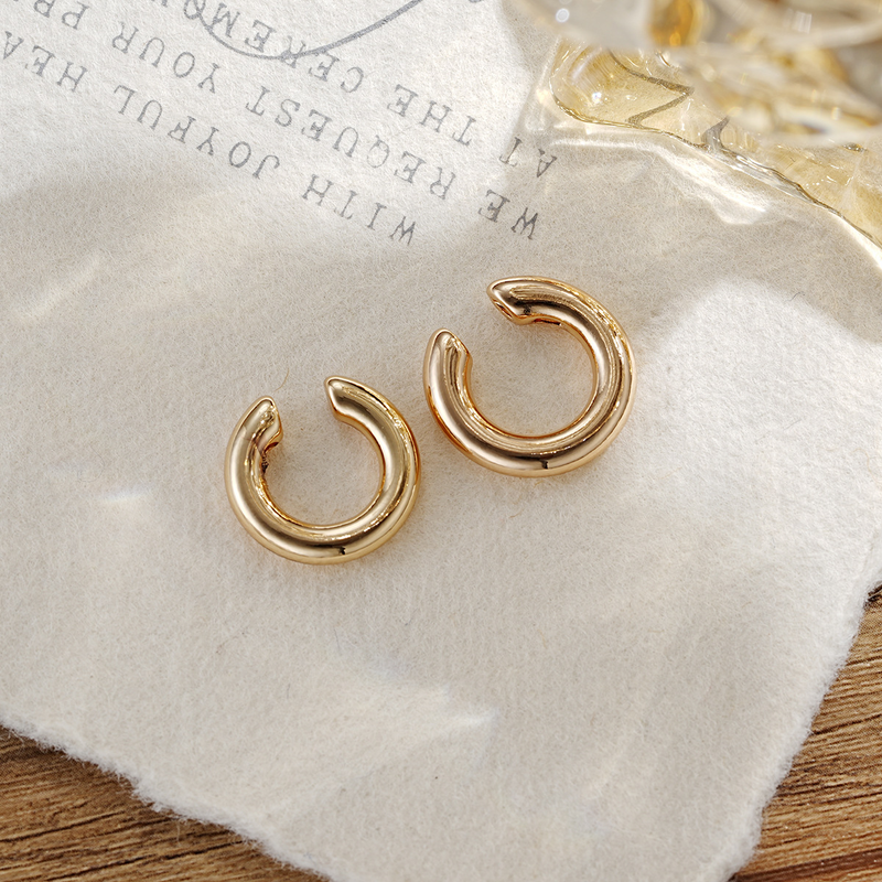 Aurora Atelier Fashion Orecchini a clip a forma di C con cerchio liscio per donna, leggeri, non perforanti, per cartilagine, da indossare tutti i giorni, gioielli e regali 2025_voghion.com