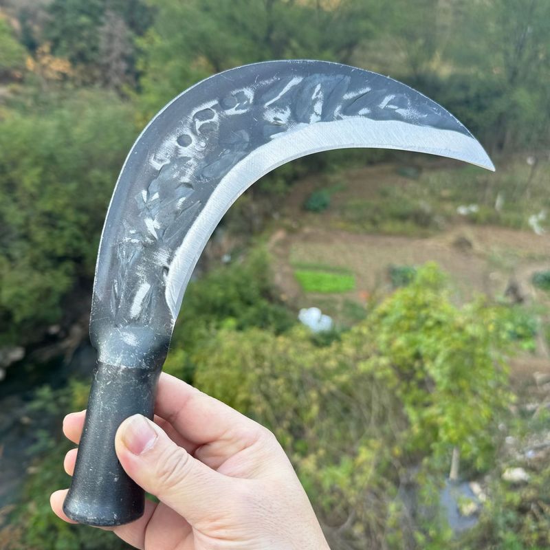 Falcetto forgiato a mano – Lama a forma di luna ad alta durezza per lavori agricoli, disboscamento e taglio della legna (manico lungo, lama da 180 mm)_voghion.com