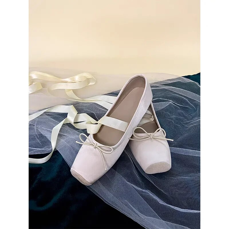 Neue Damen Flache Schuhe Rosa Ballett Frauen Einzigen Mode Lace Up Mädchen Mary Jane Schuhe Süße Blumen Damen 2024 Frühling_voghion.com