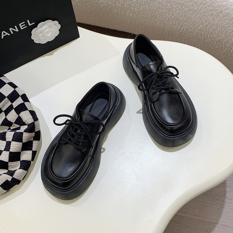 Piccole scarpe in pelle da donna stile britannico 2023 Nuova primavera ed estate studentessa testa grande retro cinturino nero fondo spesso aumento scarpe singole jk_voghion.com