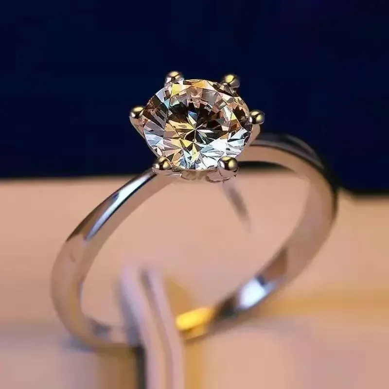 Hot Sales Moissanit Zirkon Verlobungsring fir Männer a Fraen - Klassesche Sechs-Krallen-Koppelring_voghion.com
