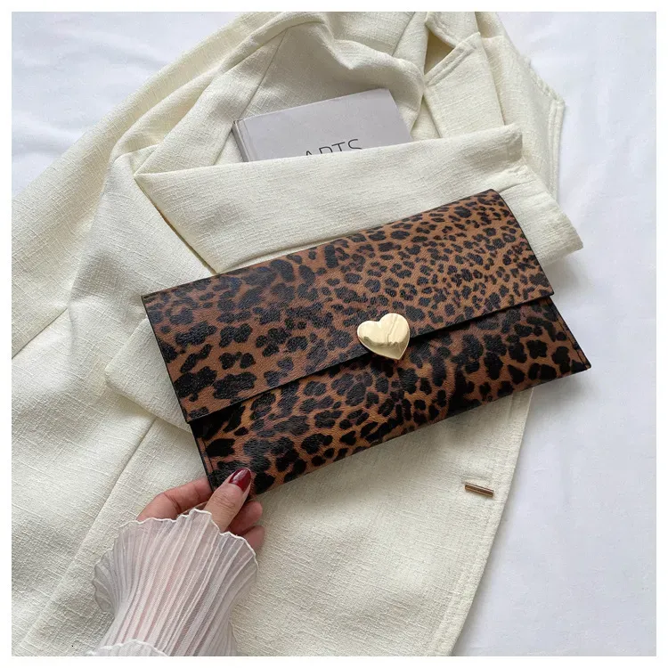 Portafoglio da donna di grande capacità in PU, alla moda, pochette con monete, chiuso, con stampa leopardata e a righe di mucca, 250314l_voghion.com
