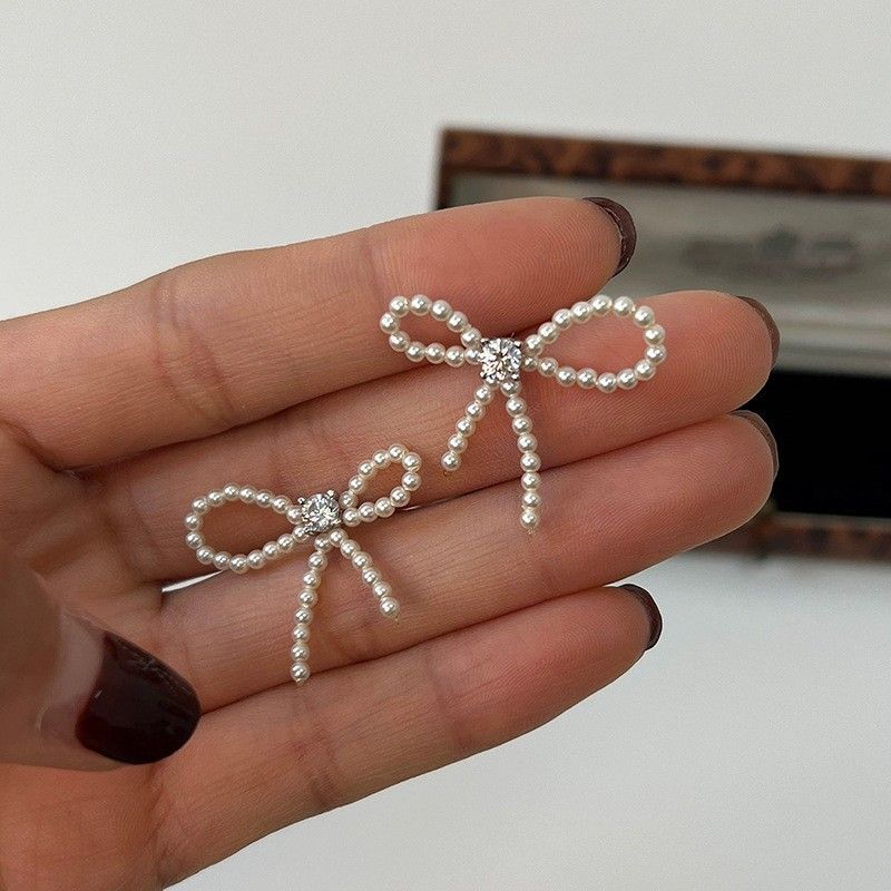 Unique Design Silver Butterfly Bow For Women Simple Personality Fashionable Commuting Versatile Earrings_voghion.com