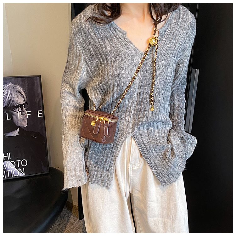 Xiaoxiangfeng Mini Lingge Chain Shoulder for Women 2024 New and Fashionable Crossbody Bag, Popular on the Internet,_voghion.com