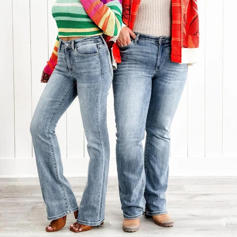 Jeans bootcut contenitivi per donna - Pantaloni in denim elasticizzato a vita alta snellenti, vestibilità comoda e valorizzante, tonalità blu classiche_voghion.com