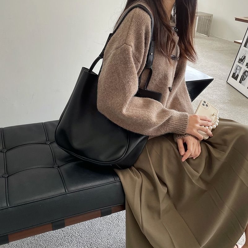 Borsa vintage di grande capacità da donna 2023 nuova borsa alla moda alla moda abbinata, borsa a tracolla singola, borsa da ascella_voghion.com
