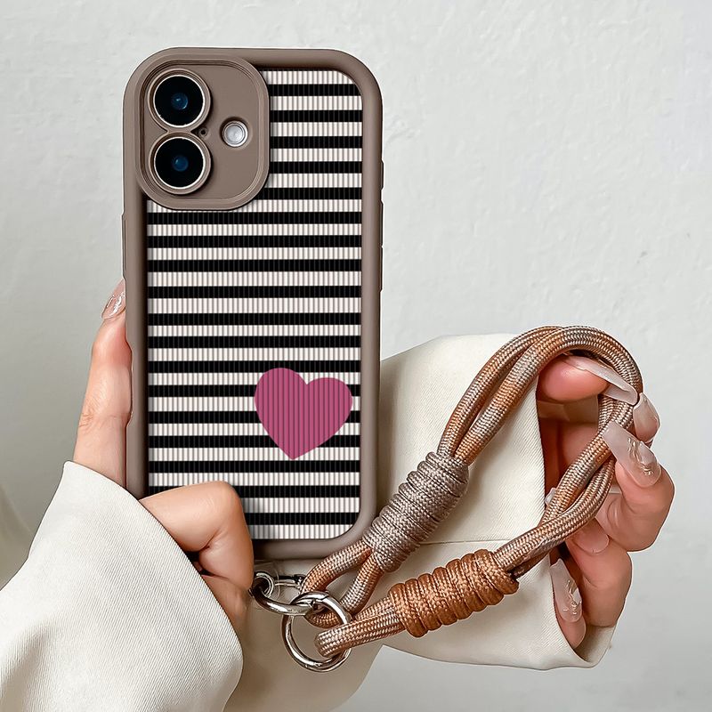 Étui de téléphone avec dragonne et chaîne de poignet pour iPhone 16 Pro Max Plus, motif cœur et rayures, en TPU souple, avec sangle de suspension et coque antichoc_voghion.com