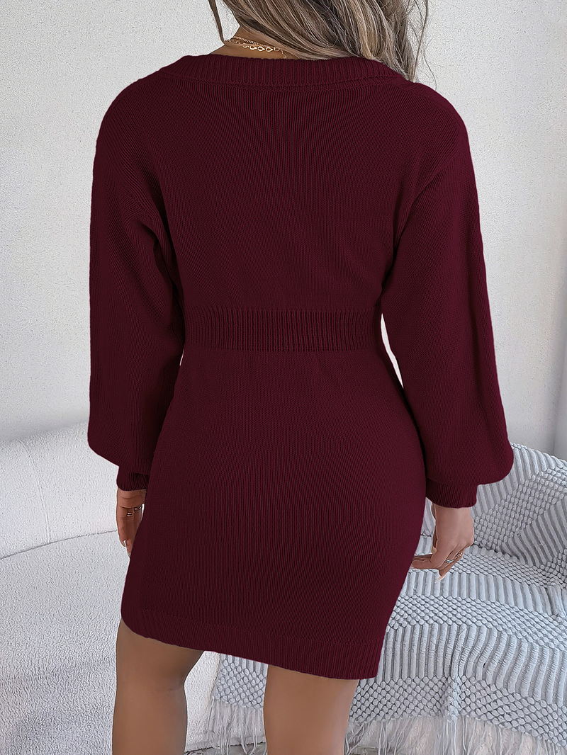 Abito in maglia aderente con maniche a lanterna e scollo a cuore, autunno inverno 2024, moda donna_voghion.com