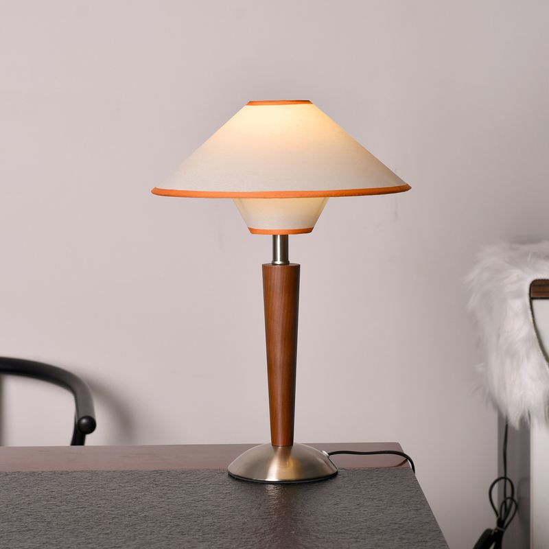 Decoração de quarto de alta qualidade vintage dos anos 1960, mesa de estudo estilo americano, madeira maciça, luminária de cabeceira com atmosfera simples_voghion.com