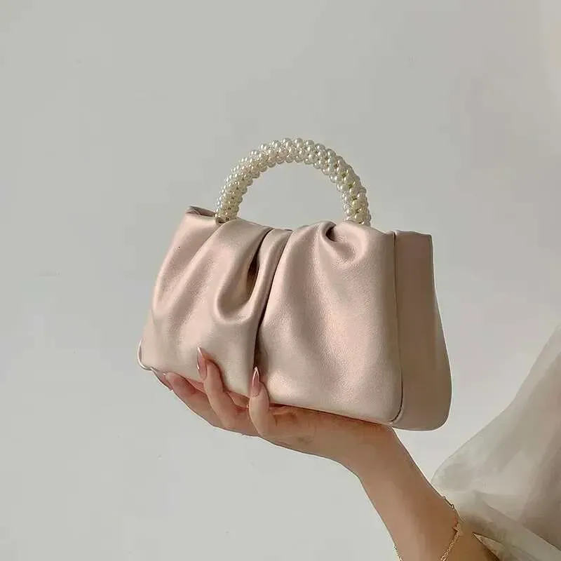 Designer 2025 Mode Perle Griff Frauen Abendessen Kupplung Geldbörse Handtaschen Design Damen Platz Umhängetaschen Weibliche Kleine_voghion.com