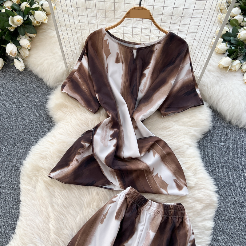 Women's Clothing Two Piece Suit Cross Waist Round Neck Short Sleeves Printed Top High Waist Casual Wide Leg Pants_voghion.com