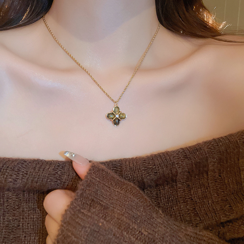 Designer stijl retro mode bloem oor gesp ketting set elegante en hoogwaardige trui ketting mode-sieraden set_voghion.com