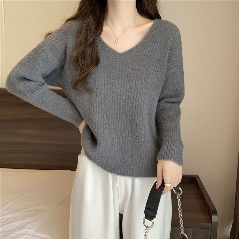 Suéter feminino verde de veludo com decote em V, estilo solto e descontraído, camisa de base macia e quente, outono e inverno, estilo Hong Kong_voghion.com