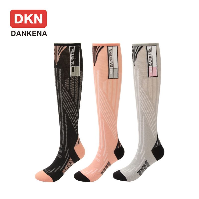 Calzini da donna alla moda, alla moda, alla moda, in nylon e lycra, elasticizzati, a metà polpaccio, con la lettera P, 2025d DANKENA_voghion.com