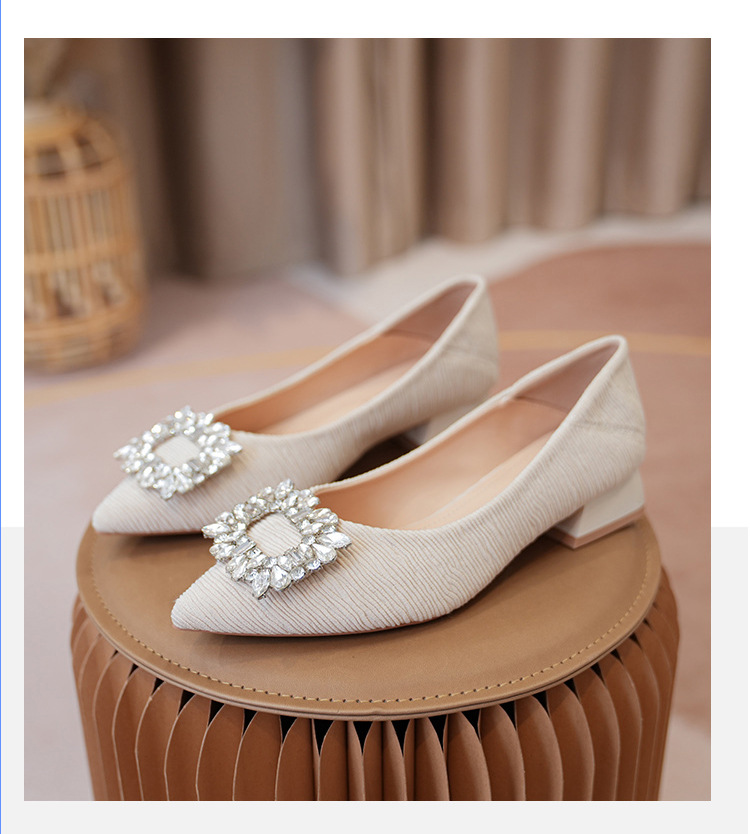 Small size women's shoes 32 yards net red pointed toe rv rhinestone square buckle thick heel single shoes goddess temperament black work shoes _voghion.com