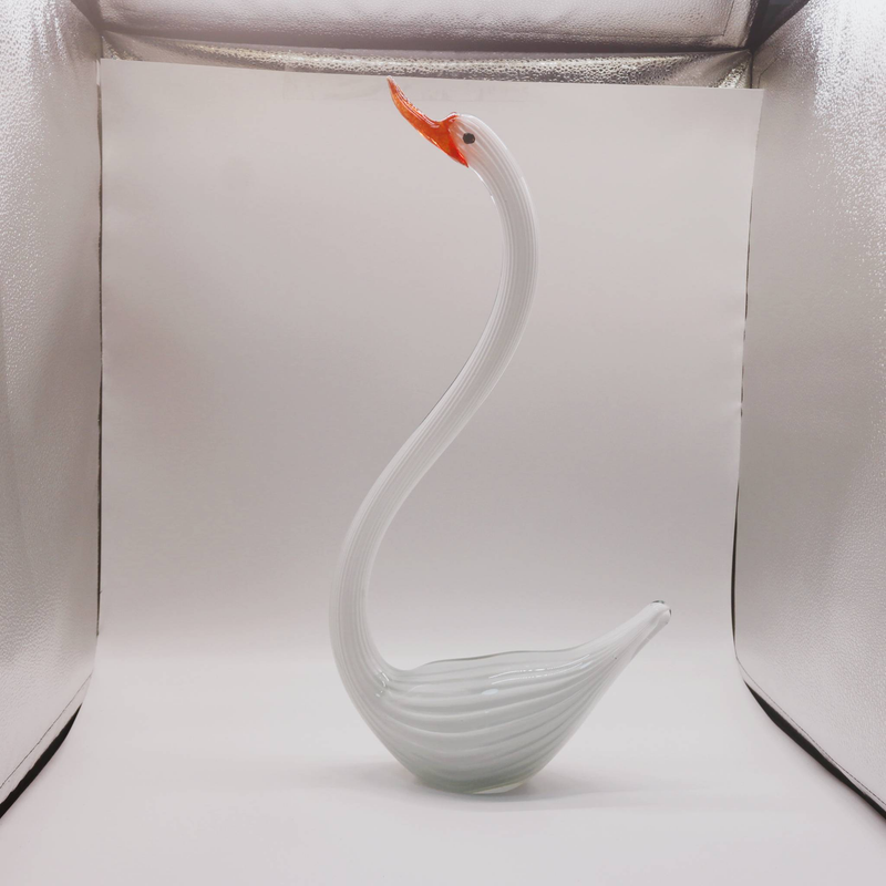 Sculture di cigni in vetro fatte a mano, bianche con becco arancione, design decorativo a forma di cuore, set da 2, arredamento per la casa_voghion.com