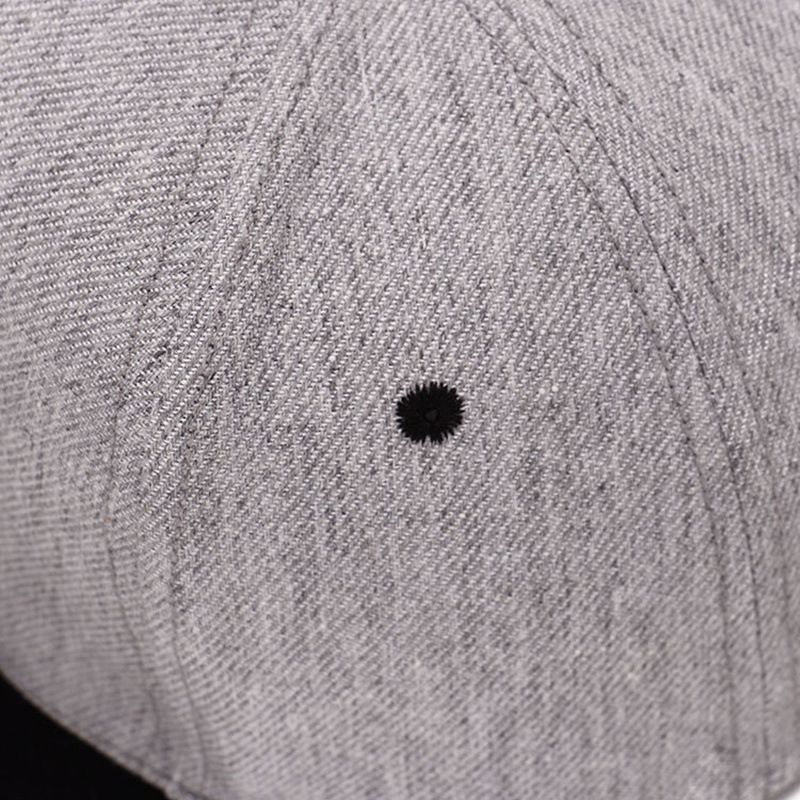 Hochwertige Baseballkappe aus reinem Baumwollstoff mit flachen Kanten für Männer und Frauen, personalisierte runde Gummi-Etikettenaugen, Hip-Hop-Mütze_voghion.com