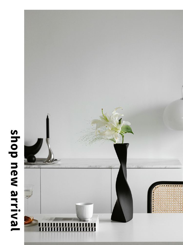Schwarz-weiße Keramikvase, künstlerische Hochzeitsdekoration, Szenenanordnung, hochwertiger, rotierender Blumenhalter im Ins-Stil_voghion.com