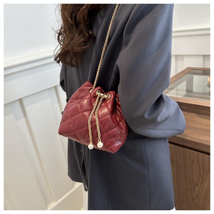 Ligge Cross Shoulder Water Bucket Bag 2024 Drawstrig Simple New Style Chai Sprig Tred Leisure Large Capacity_voghion.com