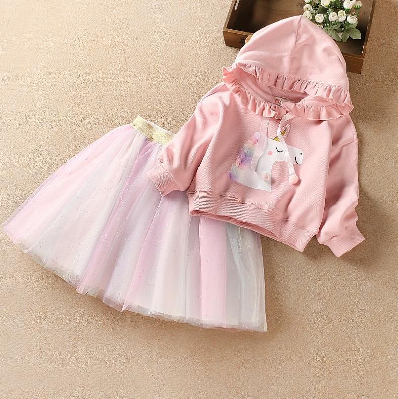 Kinderkleidung 2024 Herbst Neue Stil Mädchen Cartoon Pony Kapuzenpullover + Regenbogen Mesh Rock Set Kindermode Zweiteiliges Set_voghion.com