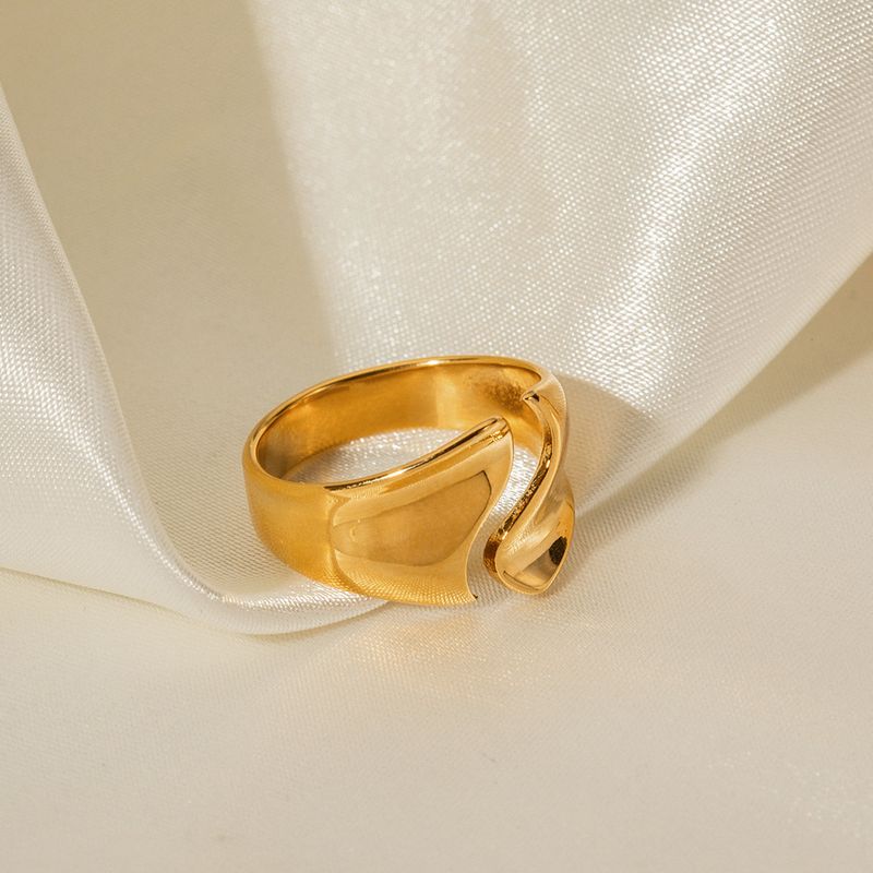 Outsidered design with exaggerated style, gold-plated stainless steel curved ring opening, non fading accessory_voghion.com