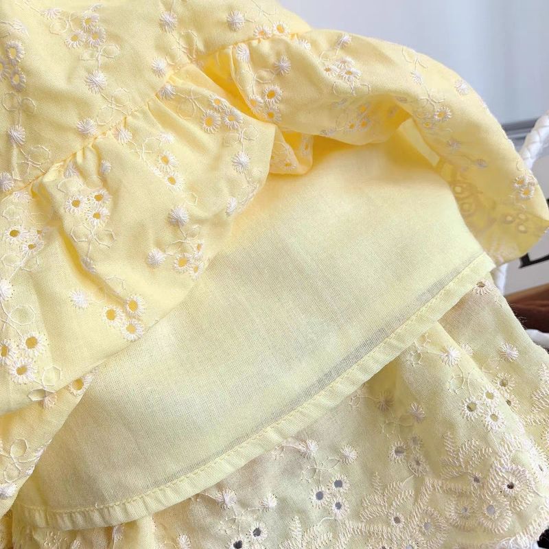Mère et enfants Robe à manches courtes parent-enfant 2024 été nouvelle broderie haut de gamme en coton creux robe mère-fille de longueur moyenne_voghion.com