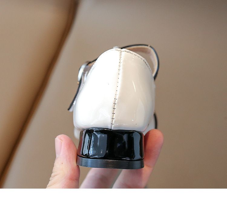 Mutter & Kinder großzügige Schnalle Mädchen Prinzessin Schuhe Strass flacher Mund kleine Lederschuhe 2024 Herbst neue Kinder Einzelschuhe zur Lieferung_voghion.com