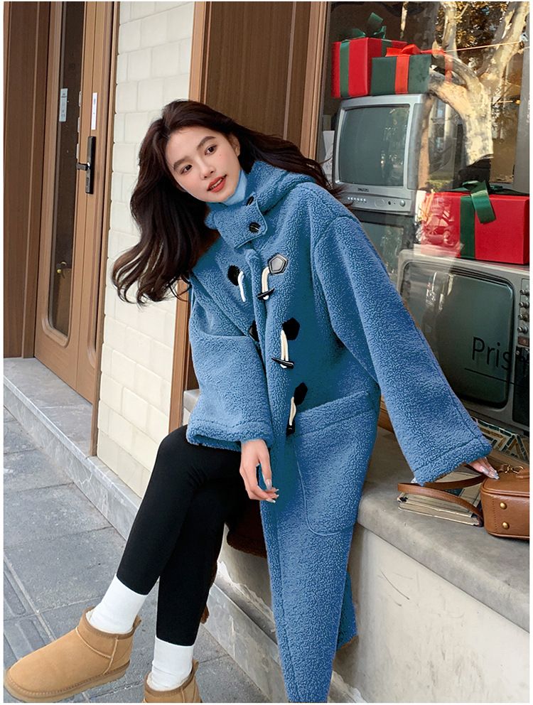 Luxuriöser Kunstpelzmantel mit Kapuze für Damen – extralange Winterjacke mit weichem Sherpa-Futter, eleganten Knopfdetails und übergroßer Passform_voghion.com