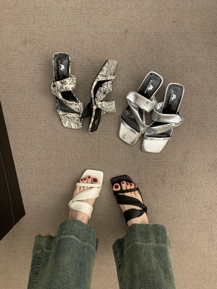 Slope Heel Sandals With A Niche Design Sense, Straight Strap High Heels, Summer Silver Sandals, New Roman, Women's_voghion.com