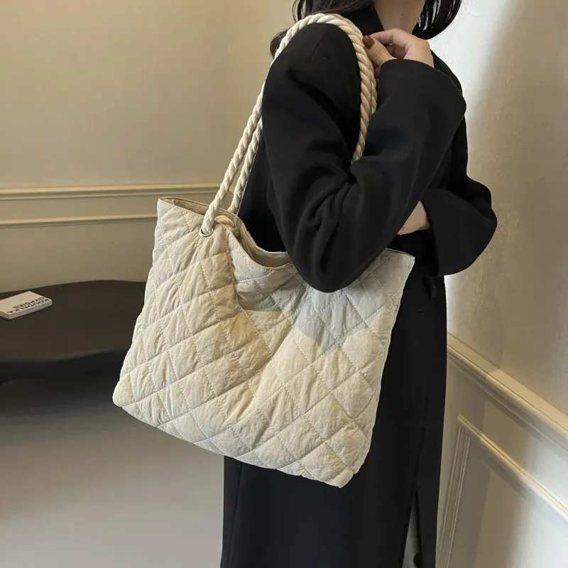 Herbst und Raute Lässige Baumwollkleidung Stofftasche Baumwolle Gepolsterte Leinwand Für Frauen Winter Herbst Einkaufstasche Geldbörse Weibliche Handtasche Mit Reißverschluss_voghion.com