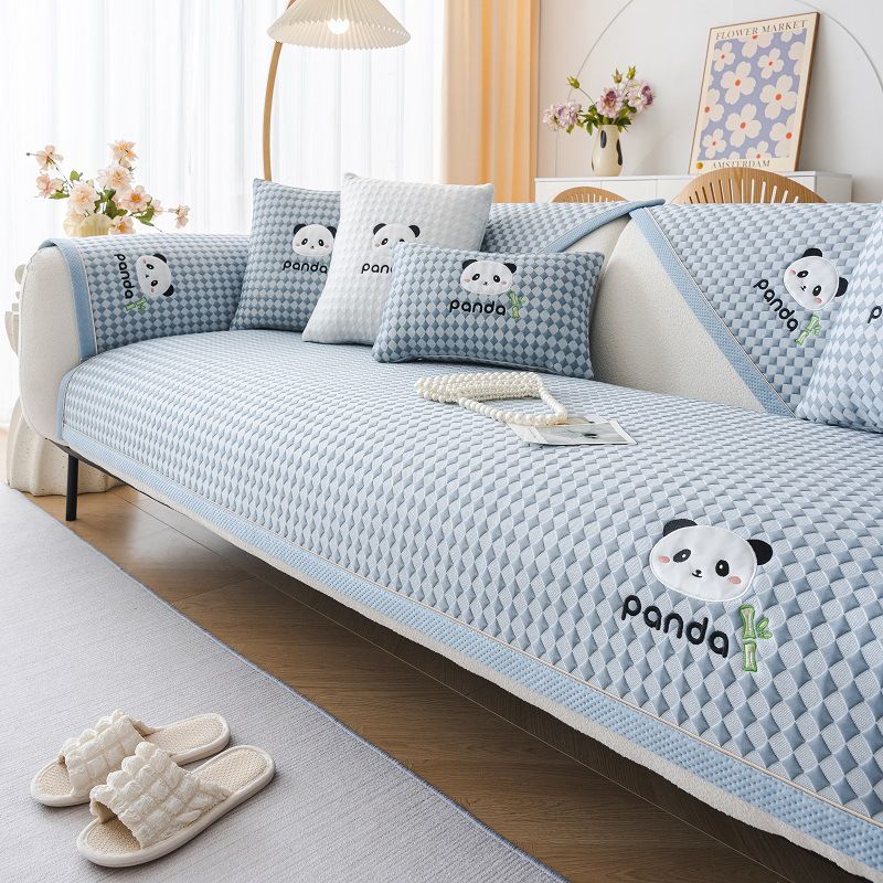 Copridivano moderno e semplice antiscivolo con testa di panda ricamata, in seta ghiacciata, modello Summer Cool Bean 2024_voghion.com