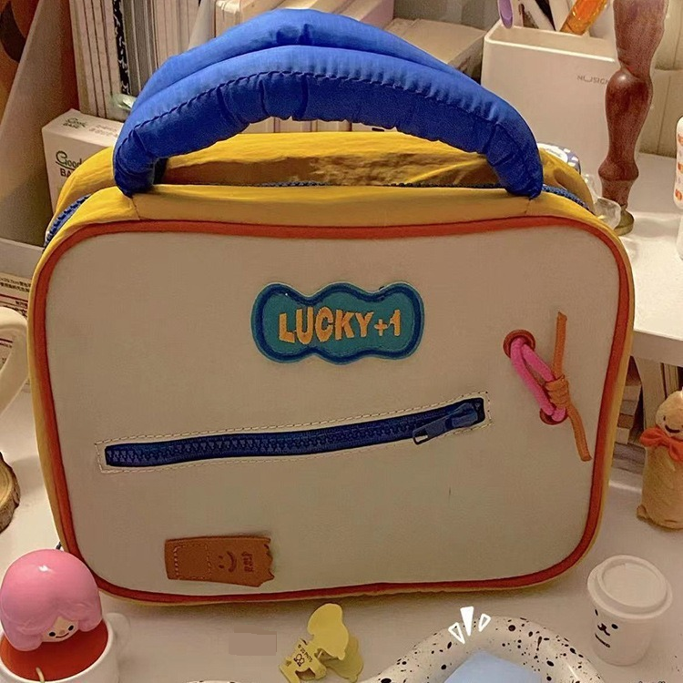Make-up-Tasche in Blockfarben – Kosmetik-Organizer mit großem Fassungsvermögen (Reise-Kulturtasche, wasserabweisend, mehrere Taschen, süß und stylisch, Pink/Blau/Violett)_voghion.com