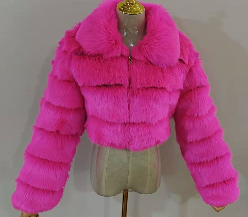 Cappotti di pelliccia da donna che imitano la pelliccia di volpe_voghion.com
