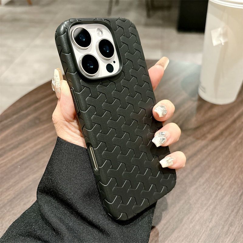 The Ins Woven Wolf Tooth Pattern Is Suitable For IPhone 16 Promax, Minimalist And Fashionable Apple 15 Pro, And Soft 14 Phone Cases._voghion.com