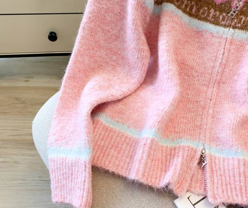 Cardigan in maglia Fair Isle – Carré ricamato a mano di ispirazione nordica e colletto in pelliccia sintetica (taglia unica, capo essenziale per l'inverno, con cerniera frontale)_voghion.com