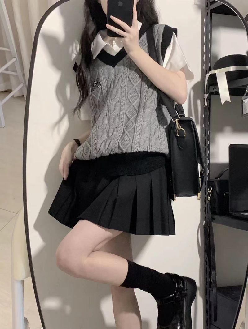 Autumn Puppy Cartoon Sweet College Vest Fried Dough Twists Panels Wear Sleeveless Knitted Top_voghion.com