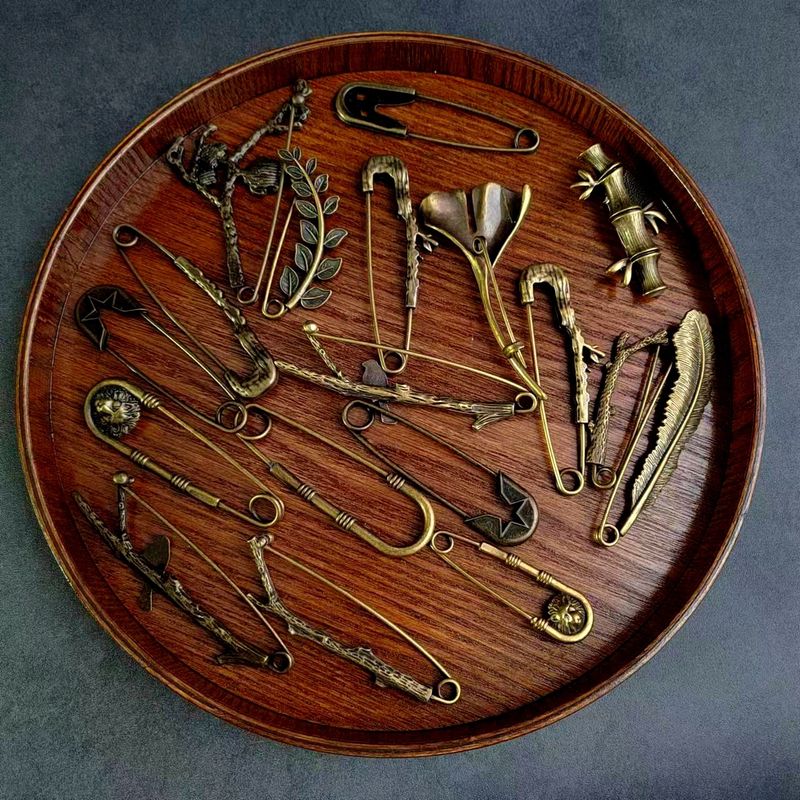 JM Bronzo Antico Elettrolitico Motivo Piuma Fiore Ramo Uccello Foglia Spilla Artistica Grande Accessorio_voghion.com