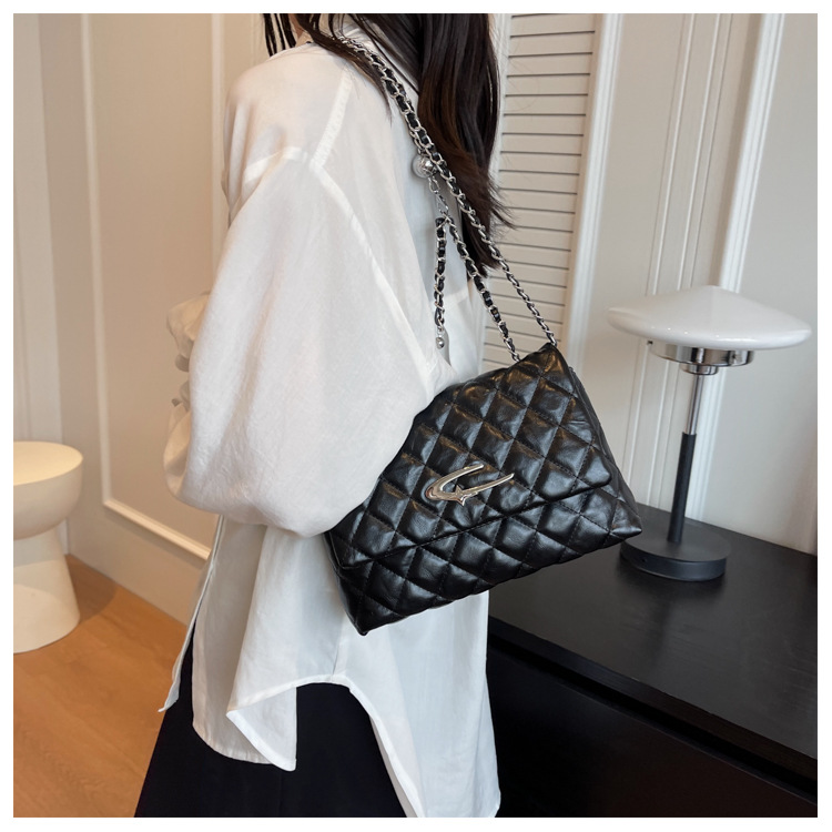 Korean Version Of Rhombic Design Bag Women 2023 New Small Fragrance Style high-end car stitching temperament one-shoulder Messenger women's bag_voghion.com