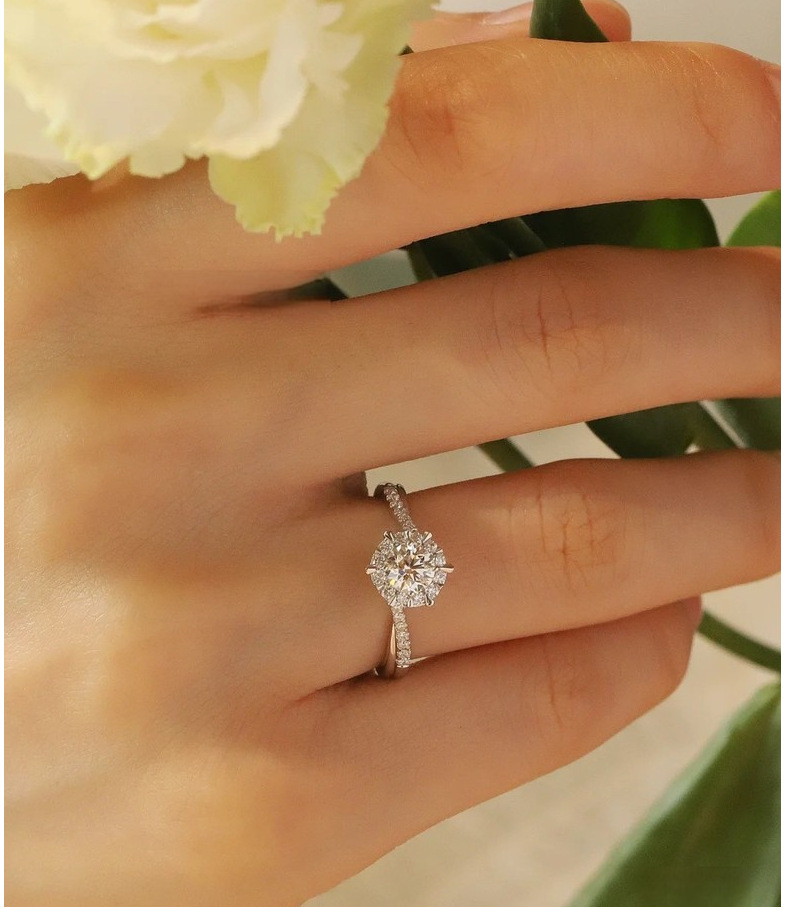 Moissanite diamantring en karat live twist arm ring for kvinner_voghion.com