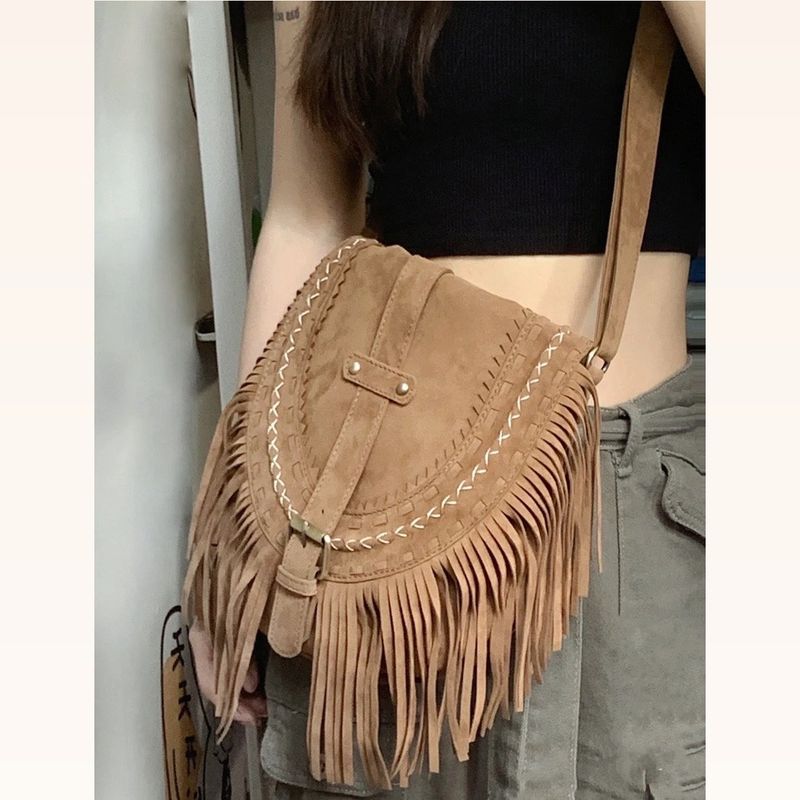2024 Nuovo piccolo libro rosso Stessa nappa in pelle scamosciata per donna Colore cachi Versatile stile etnico retrò Borsa a tracolla alla moda_voghion.com